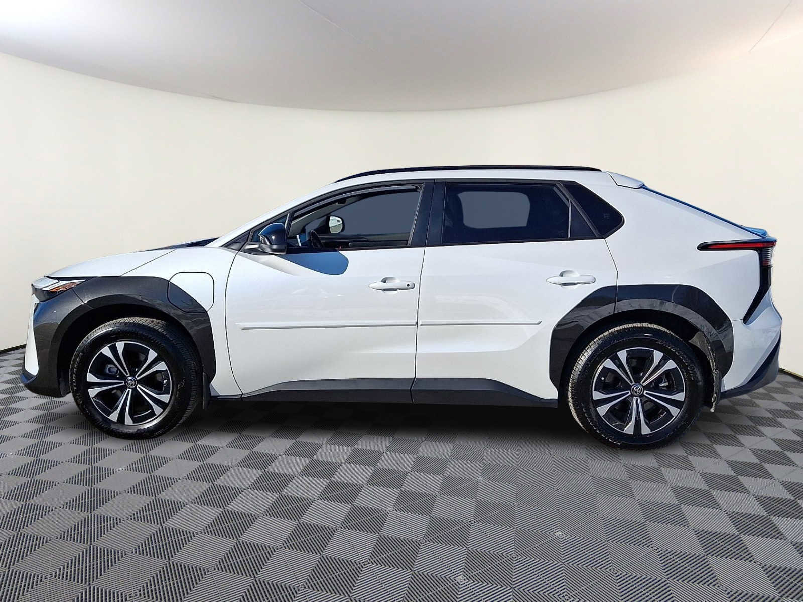 Certified 2025 Toyota bZ4X AWD image 10