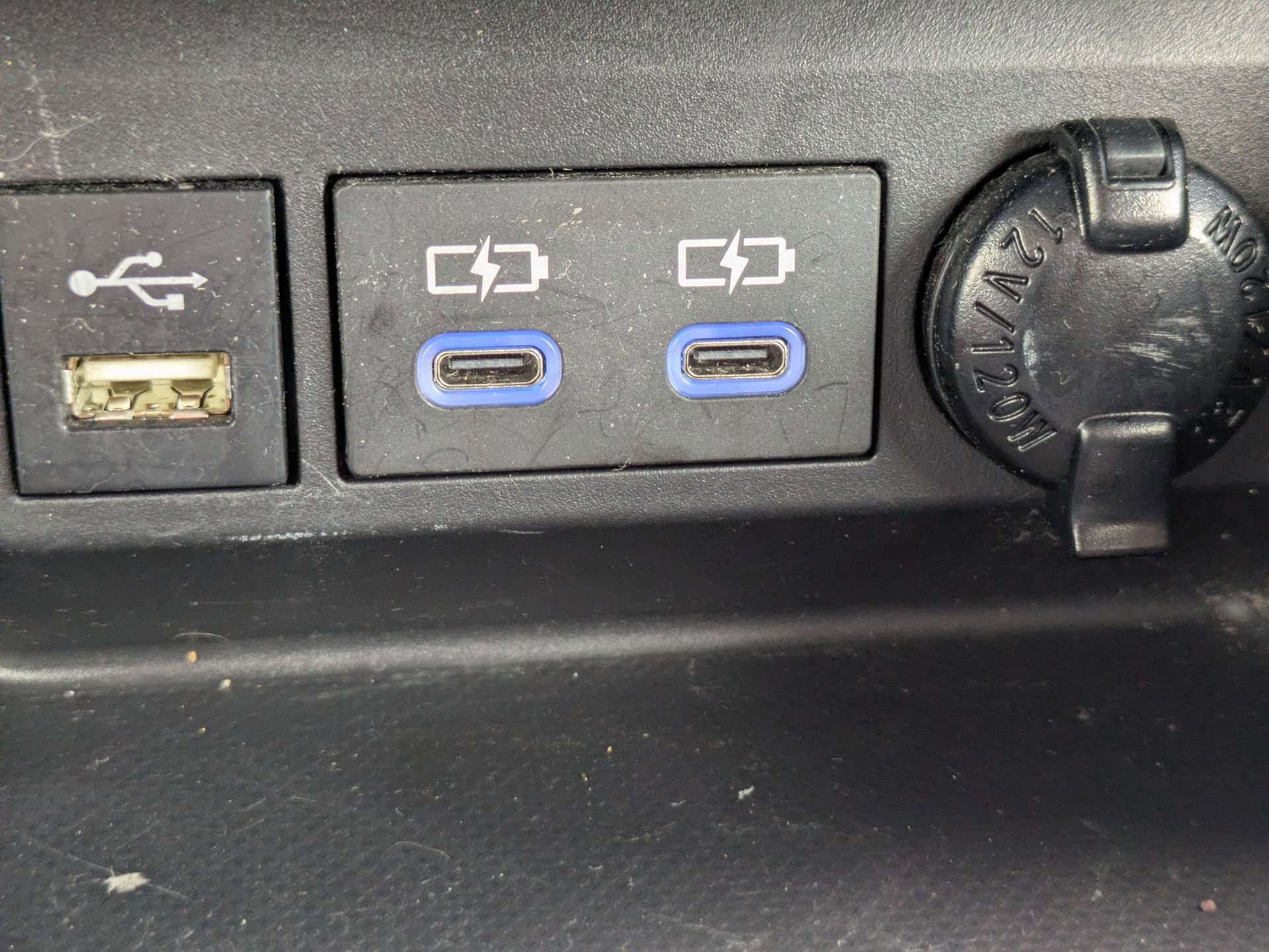 Used 2022 Toyota Highlander XLE image 29