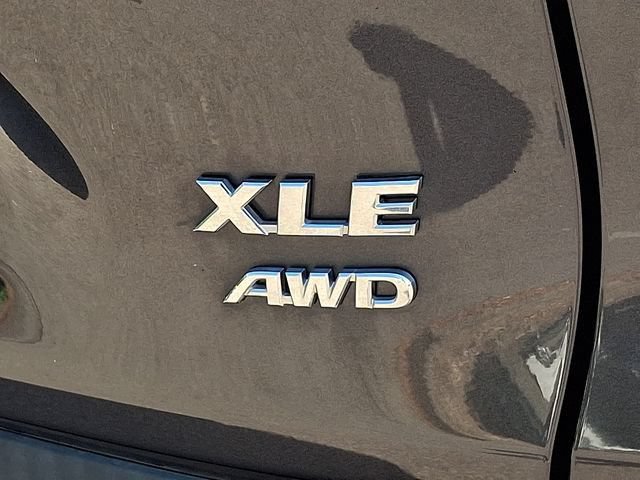 Used 2025 Toyota RAV4 XLE AWD/4WD image 35