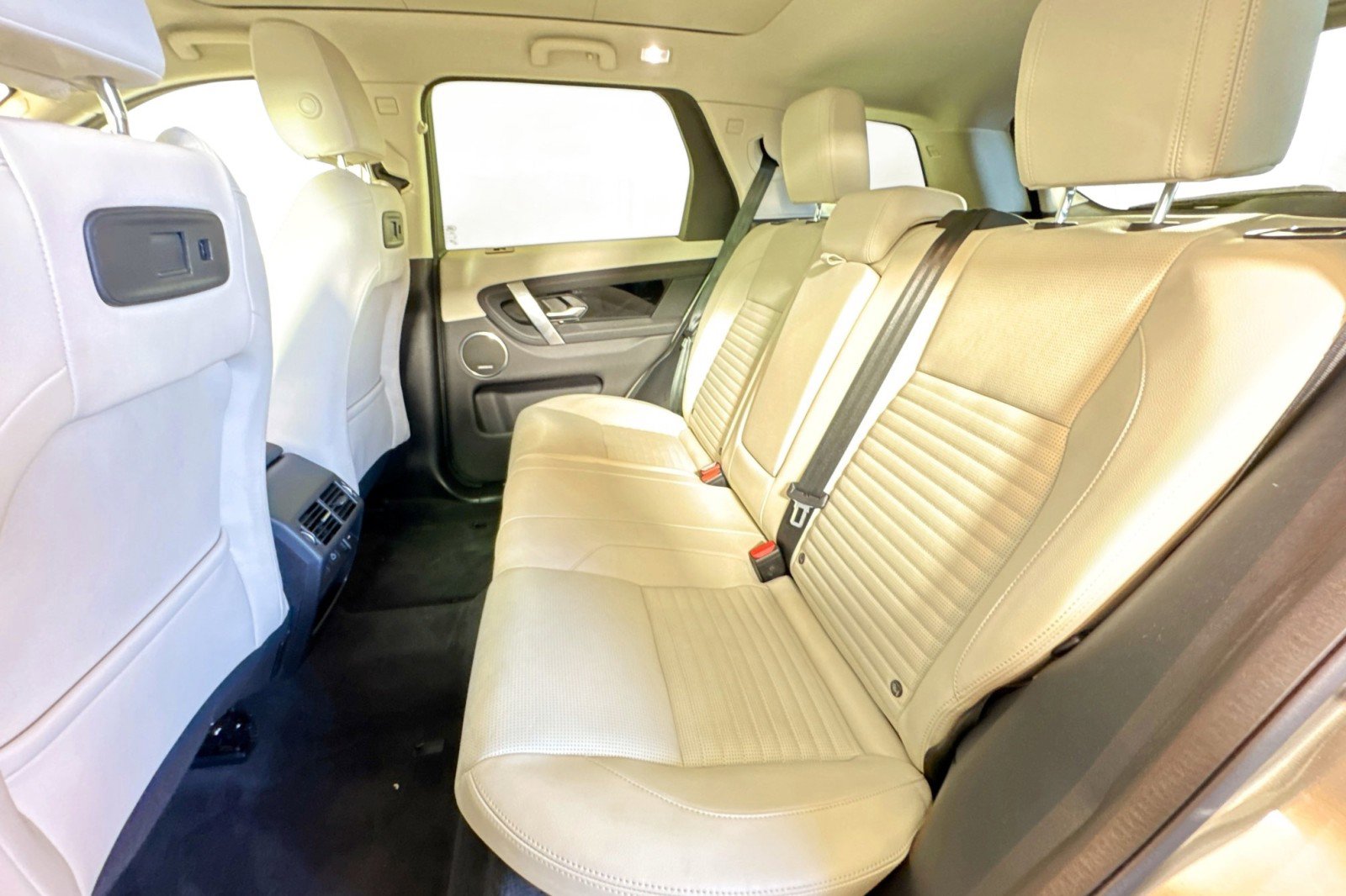 Used 2024 Land Rover Discovery Sport S image 21