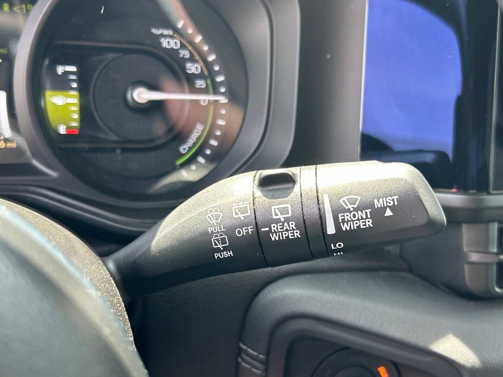 Used 2025 Jeep Wrangler Unlimited Sahara AWD/4WD image 26