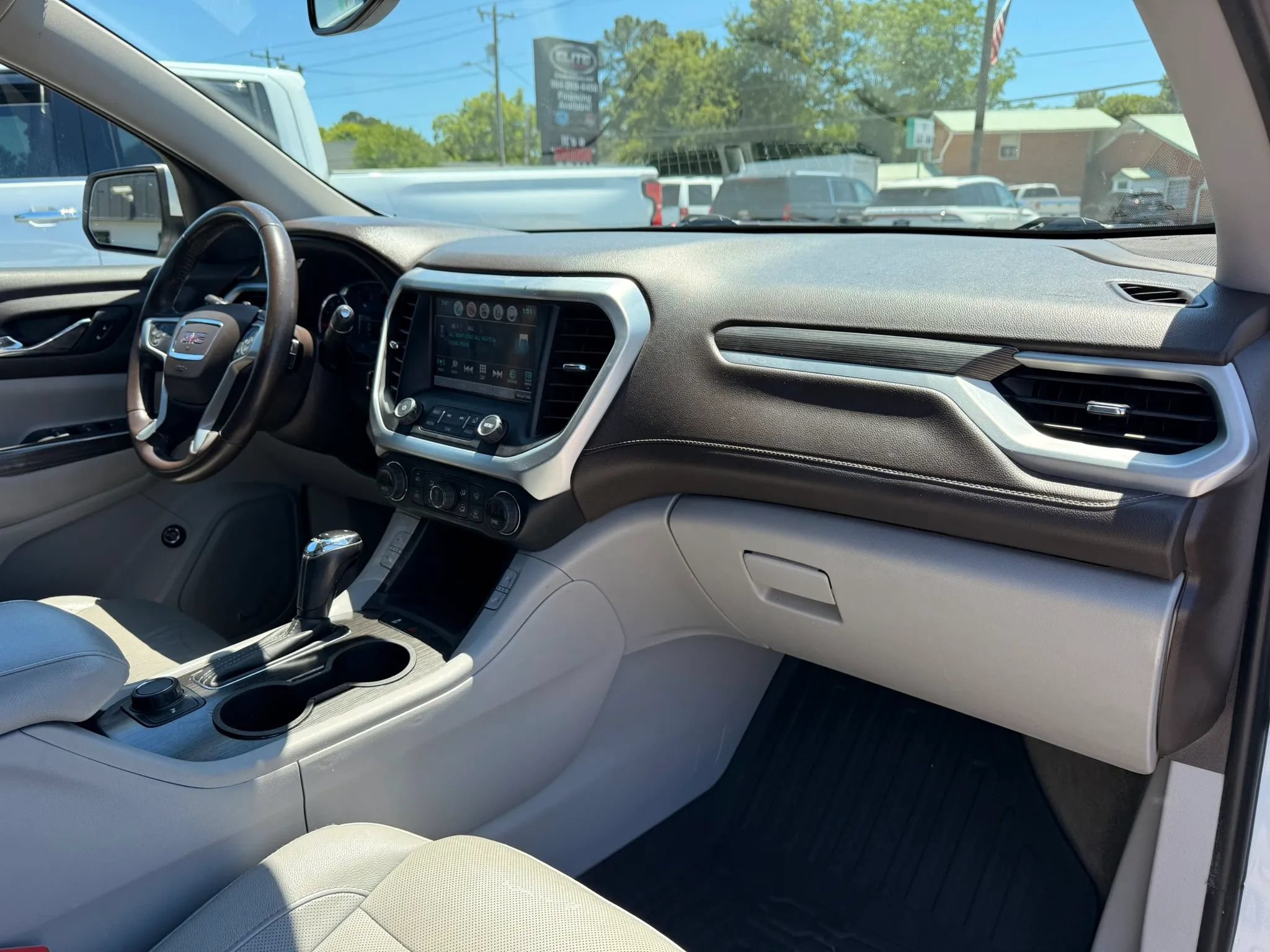 Used 2019 GMC Acadia SLT FWD image 31