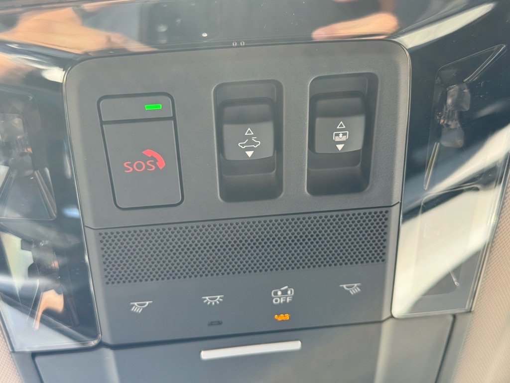 Used 2025 Mitsubishi Outlander AWD image 37