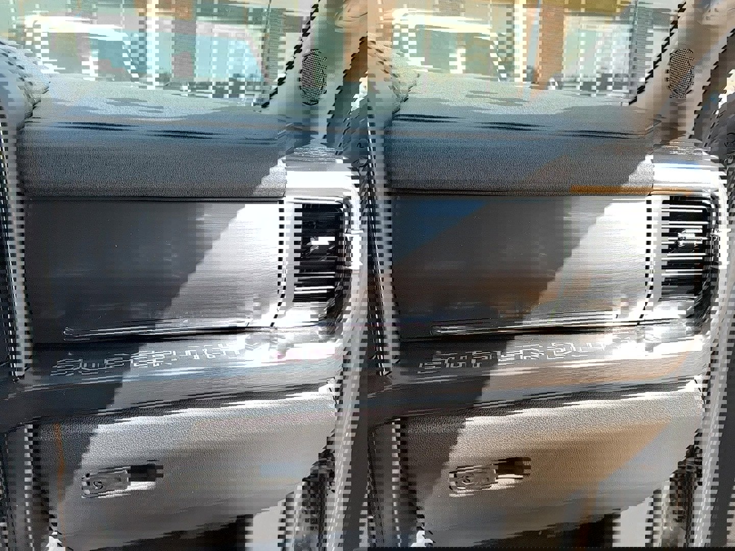 New 2025 Ford F450 Lariat image 18