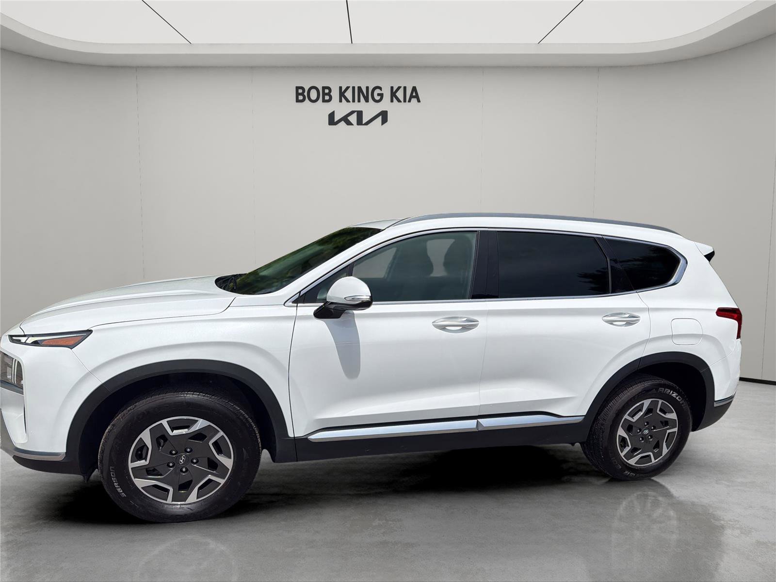 Used 2022 Hyundai Santa Fe Blue w/ Cargo Package AWD/4WD image 2