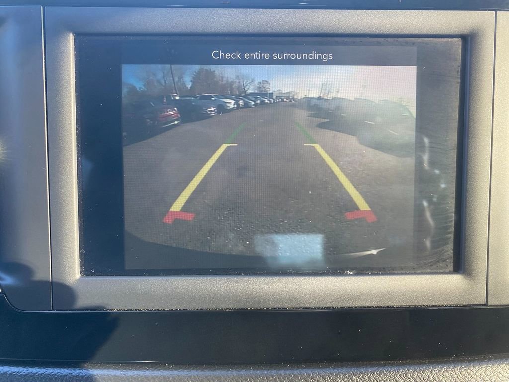 Used 2020 Chrysler Voyager LX image 21