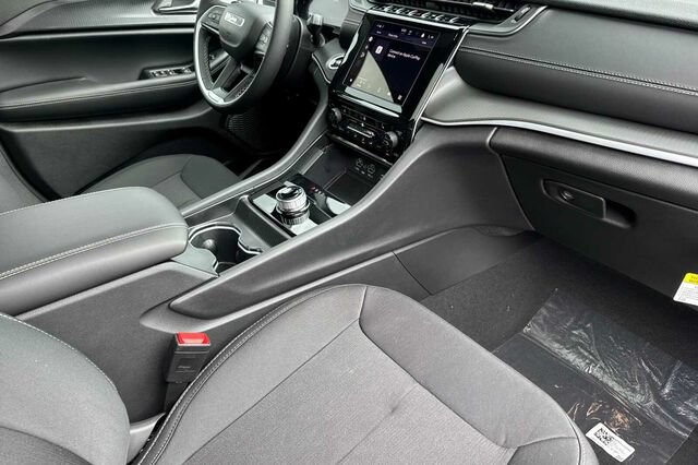 New 2026 Jeep Grand Cherokee Laredo X AWD/4WD image 13