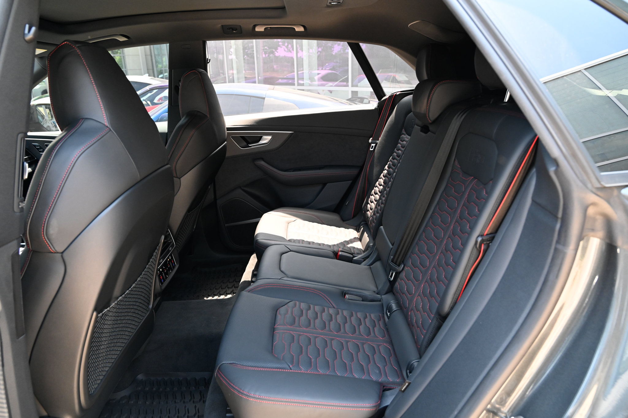 Used 2024 Audi RS Q8 AWD/4WD image 35