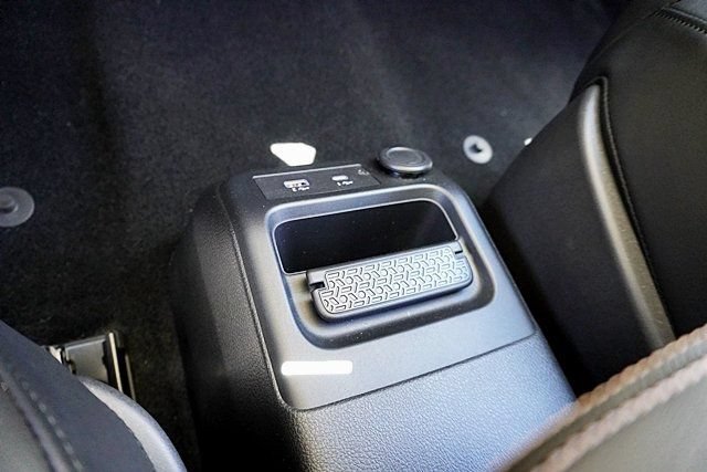 Used 2024 Nissan Ariya FWD image 43