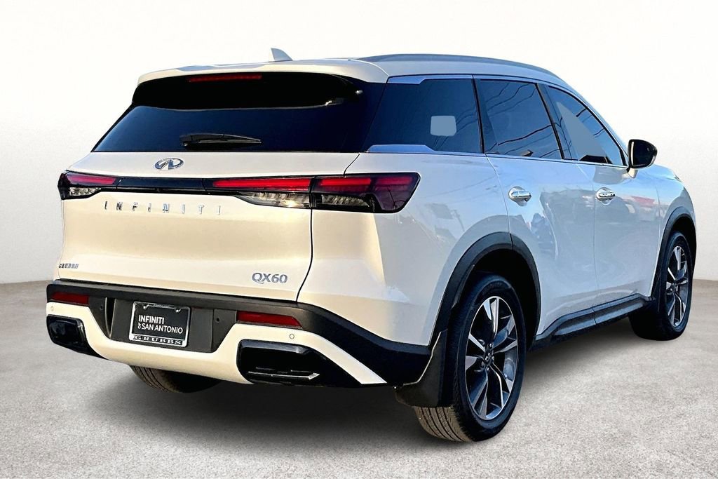 Certified 2025 INFINITI QX60 Luxe w/ Vision Package FWD image 2