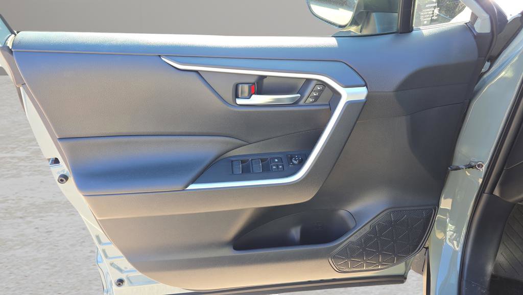 Certified 2023 Toyota RAV4 XLE Premium image 9