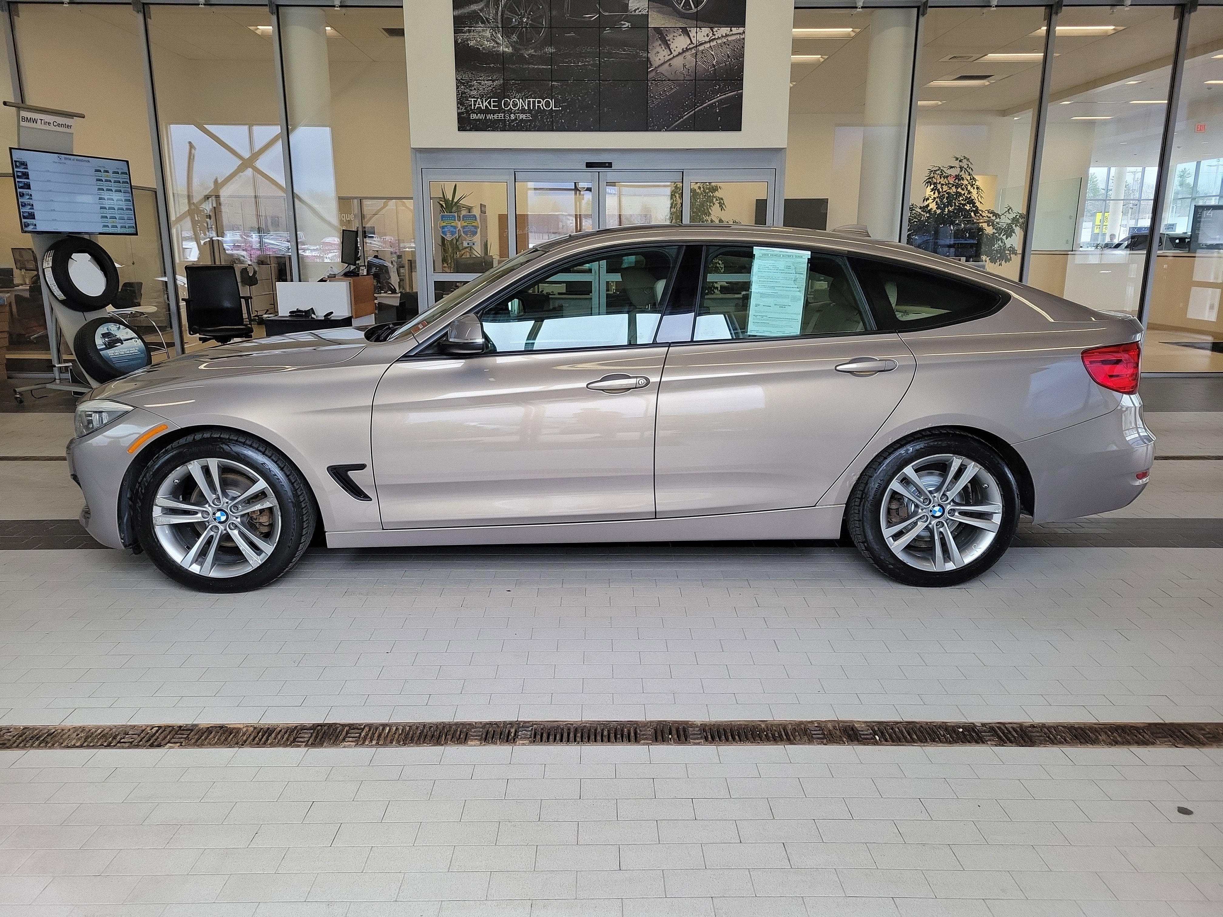 Used 2016 BMW 328i Gran Turismo xDrive AWD/4WD image 8