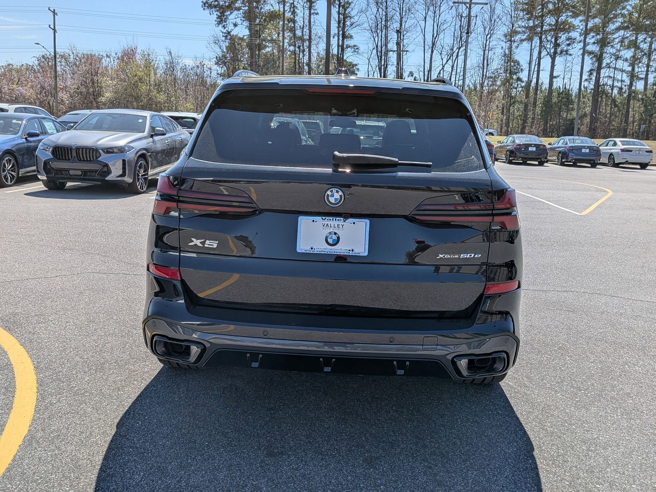 New 2026 BMW X5 xDrive50e w/ M Sport Package AWD/4WD image 4