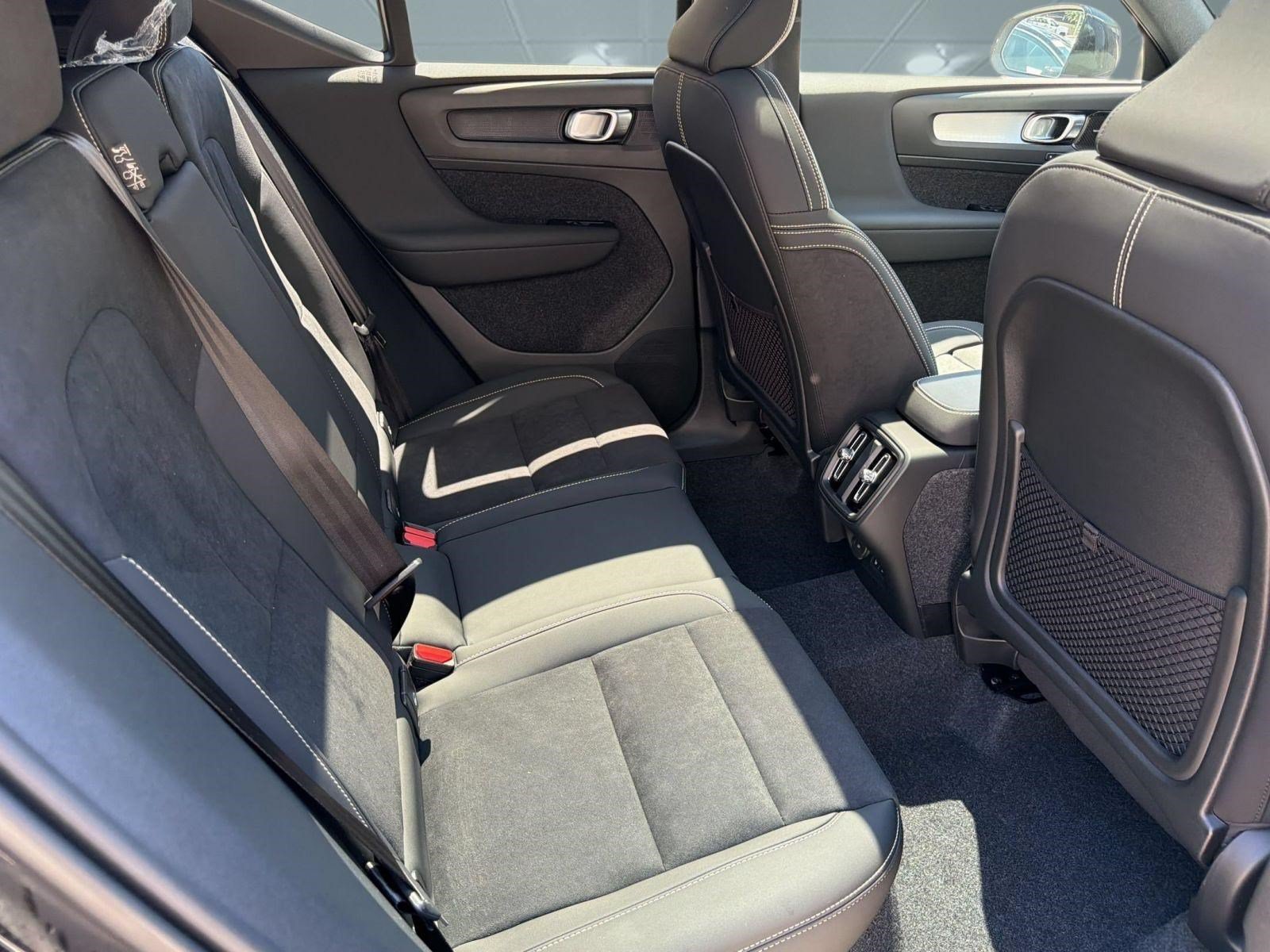 New 2026 Volvo XC40 B5 Ultra w/ Climate Package AWD/4WD image 29