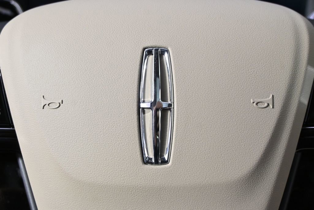 New 2026 Lincoln Corsair Reserve w/ Jet Appearance Package image 36