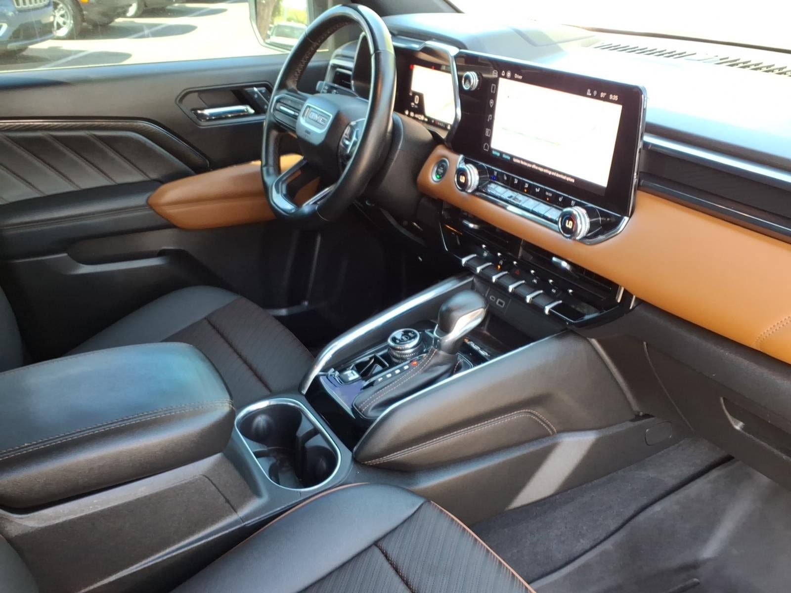 Used 2024 GMC Canyon AT4 w/ AT4 Premium Package AWD/4WD image 10