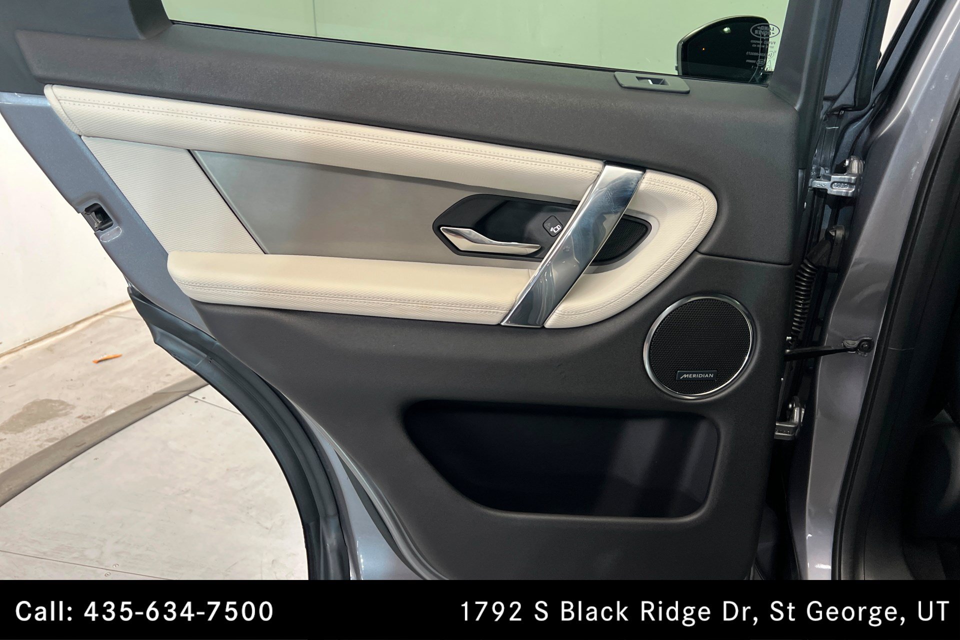 Used 2022 Land Rover Discovery Sport SE R-Dynamic AWD/4WD image 19