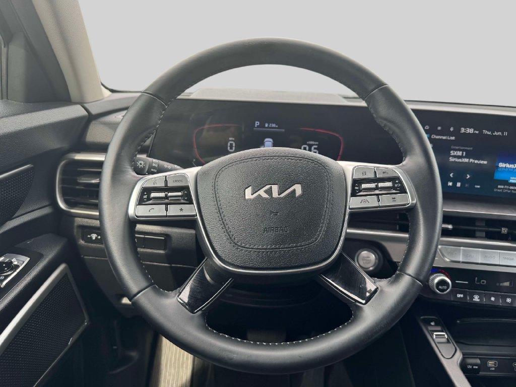 Used 2023 Kia Telluride S AWD/4WD image 15