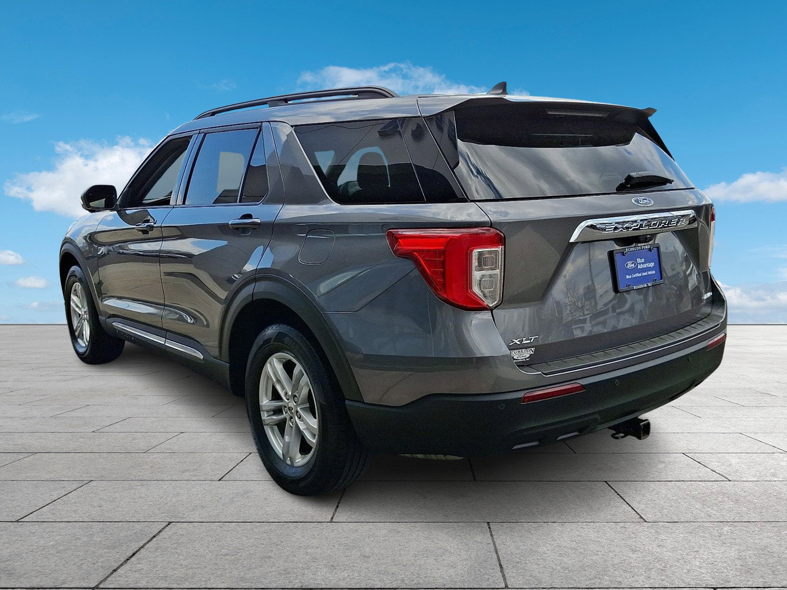 Certified 2023 Ford Explorer XLT image 4