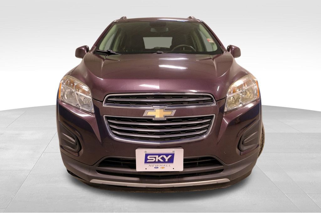 Used 2016 Chevrolet Trax LT w/ LT Sun and Sound Package image 11