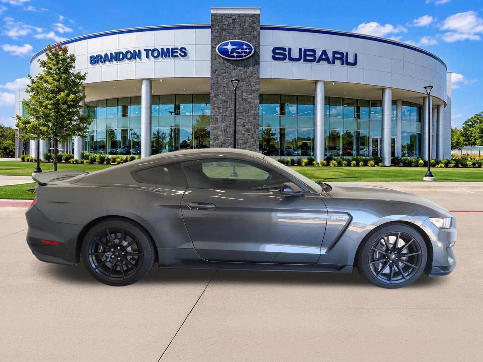 Used 2017 Ford Mustang Shelby GT350 w/ Electronics Package RWD image 2
