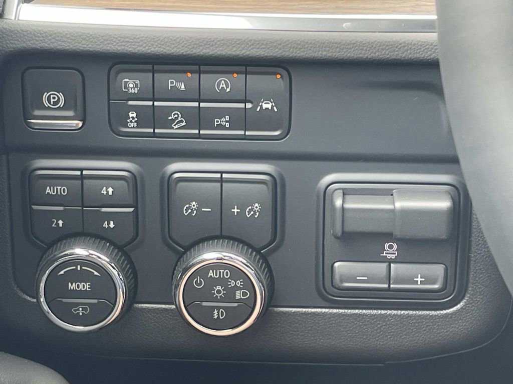 New 2026 Chevrolet Suburban High Country AWD/4WD image 34