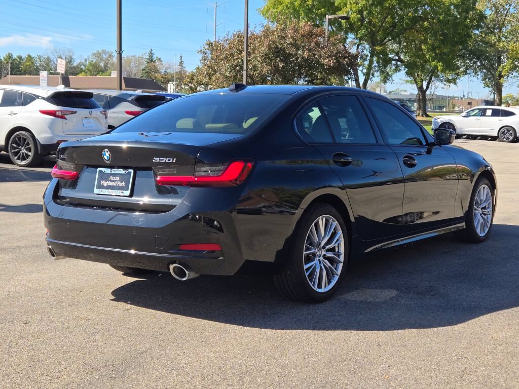 Used 2023 BMW 330i xDrive Sedan w/ Driving Assistance Package AWD/4WD image 20