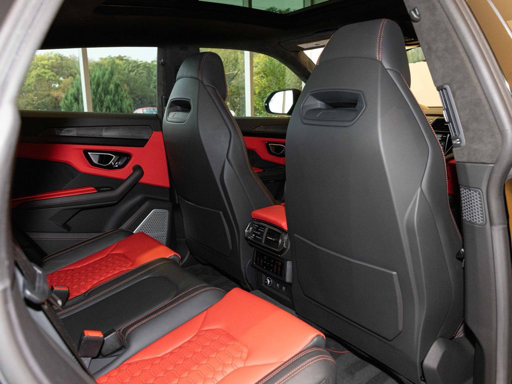Used 2022 Lamborghini Urus AWD/4WD image 55