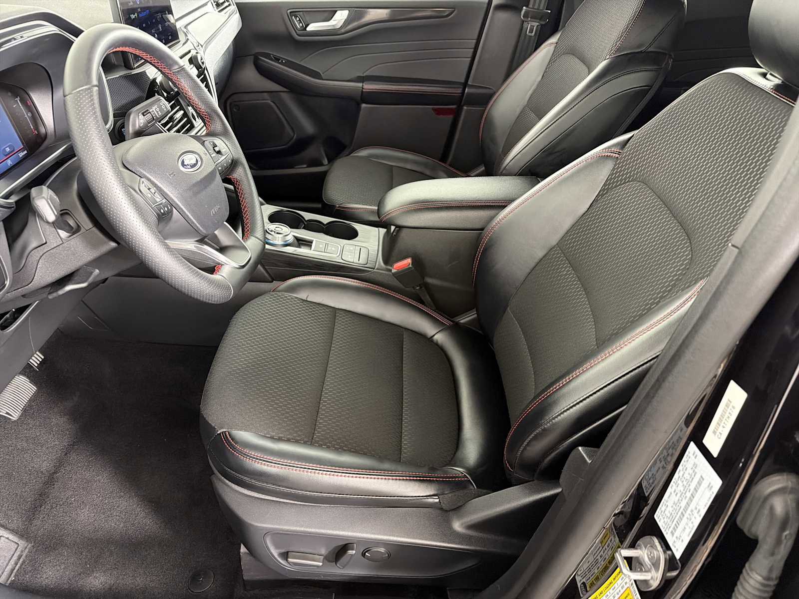 Used 2025 Ford Escape ST-Line image 14