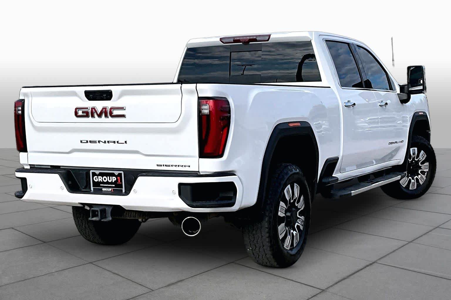 Used 2025 GMC Sierra 3500 Denali w/ Denali Reserve Package AWD/4WD image 13