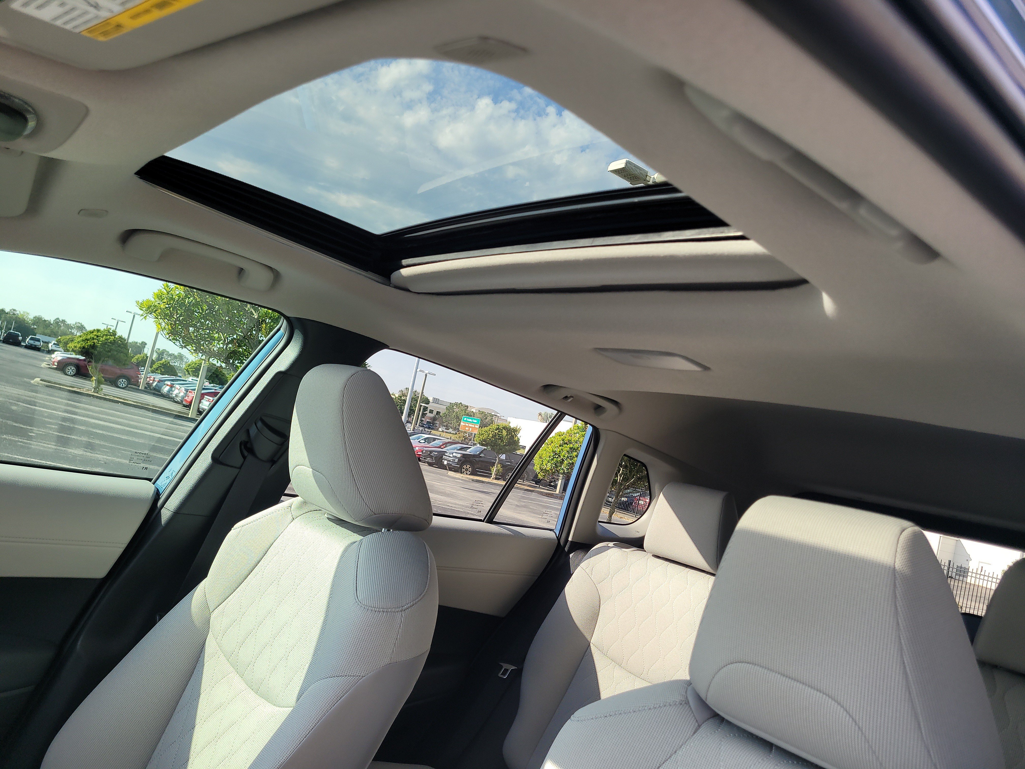 Used 2026 Toyota Corolla Cross LE w/ Moonroof Package FWD image 21