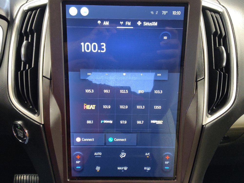 Used 2021 Ford Edge SE image 25