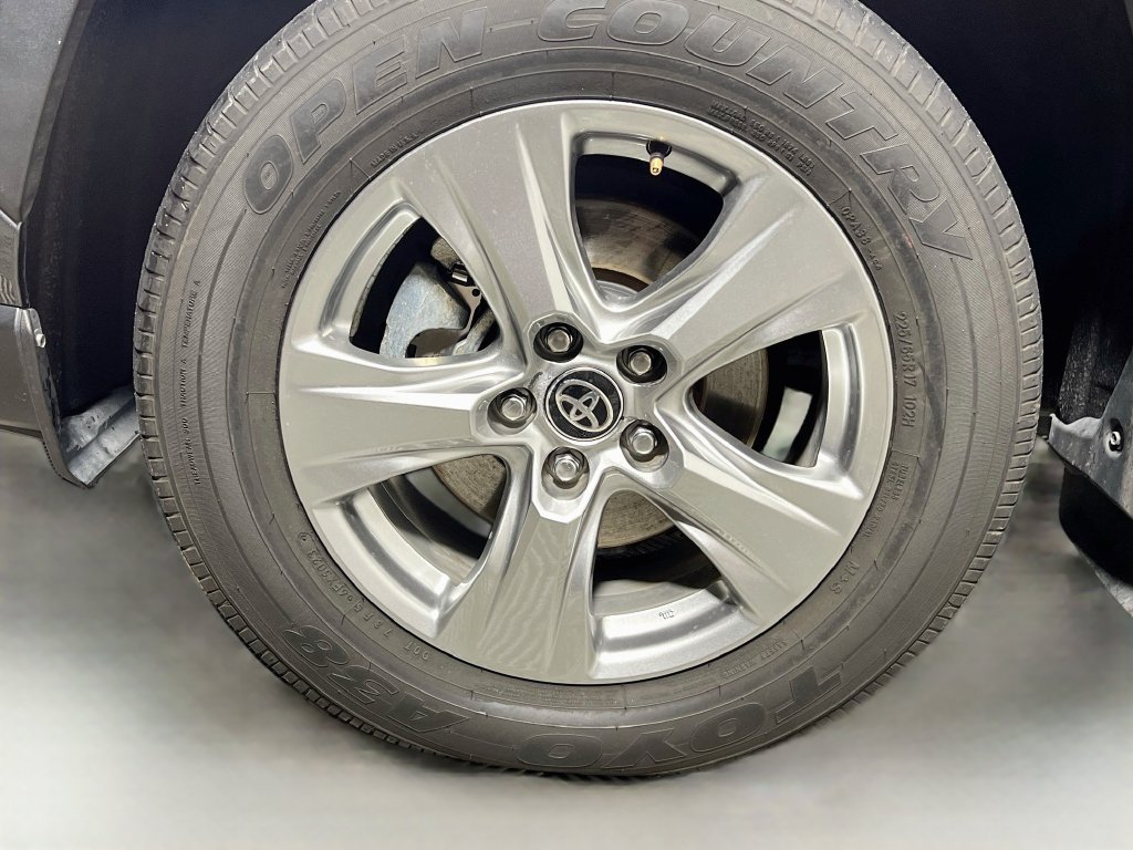 Used 2024 Toyota RAV4 XLE w/ Convenience Package FWD image 11
