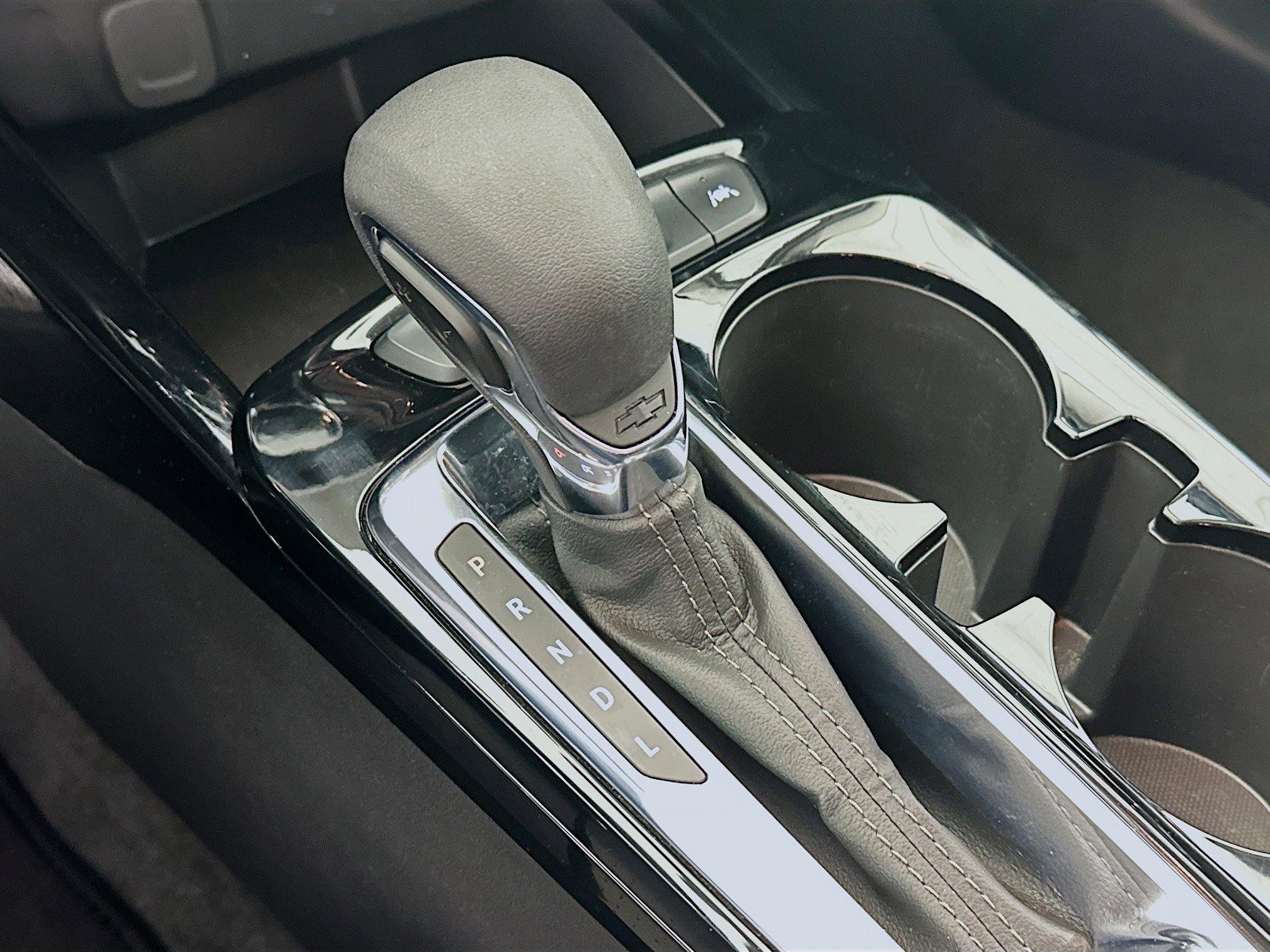 Used 2025 Chevrolet Trax LT w/ LT Convenience Package image 23