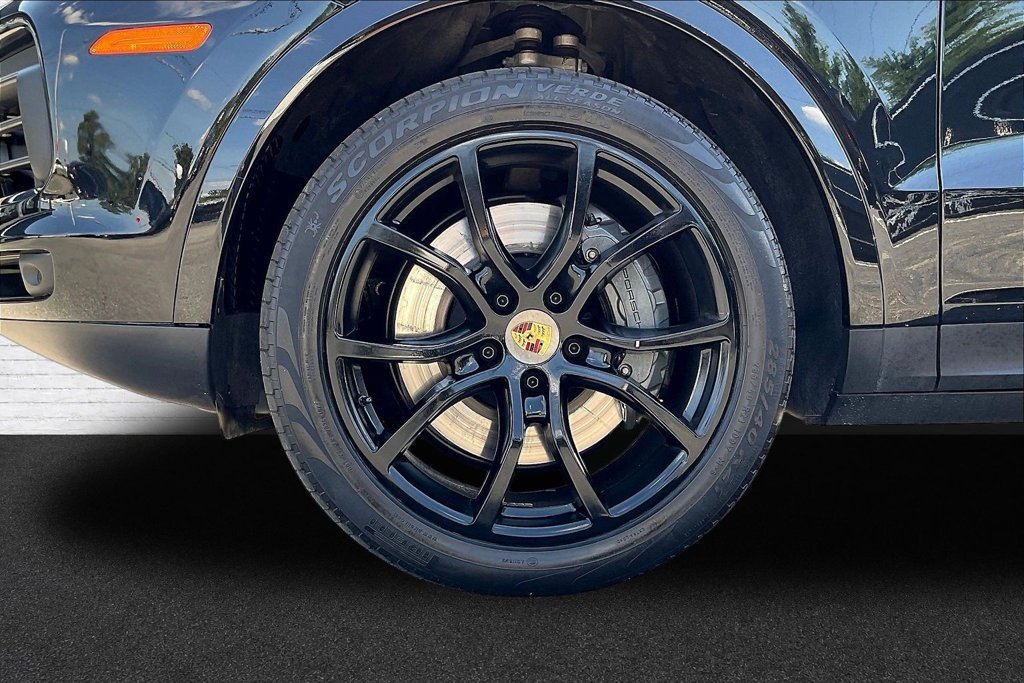 Used 2023 Porsche Cayenne S AWD/4WD image 29