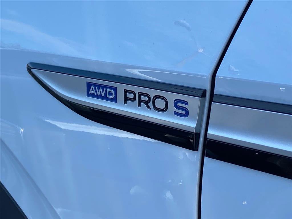 Certified 2022 Volkswagen ID.4 Pro S w/ Gradient Package image 6