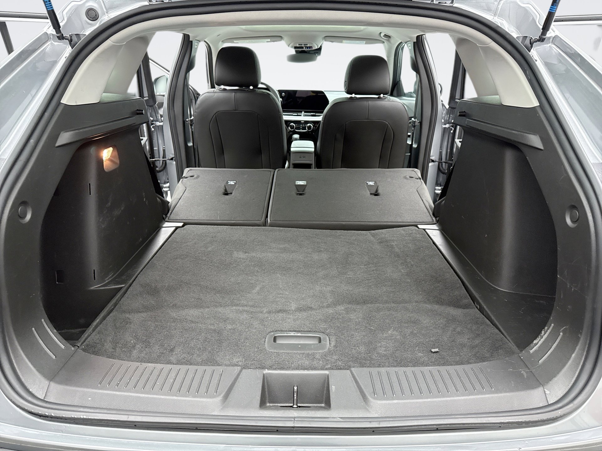 Used 2024 Chevrolet Trax LT w/ Sunroof Package image 23