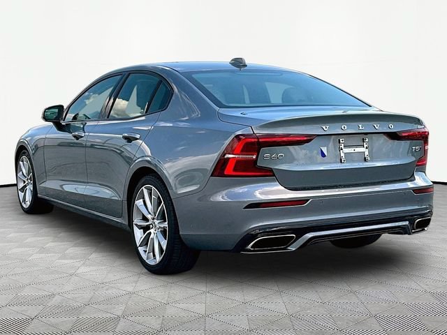 Used 2021 Volvo S60 T5 Momentum w/ Premium Package AWD/4WD image 4