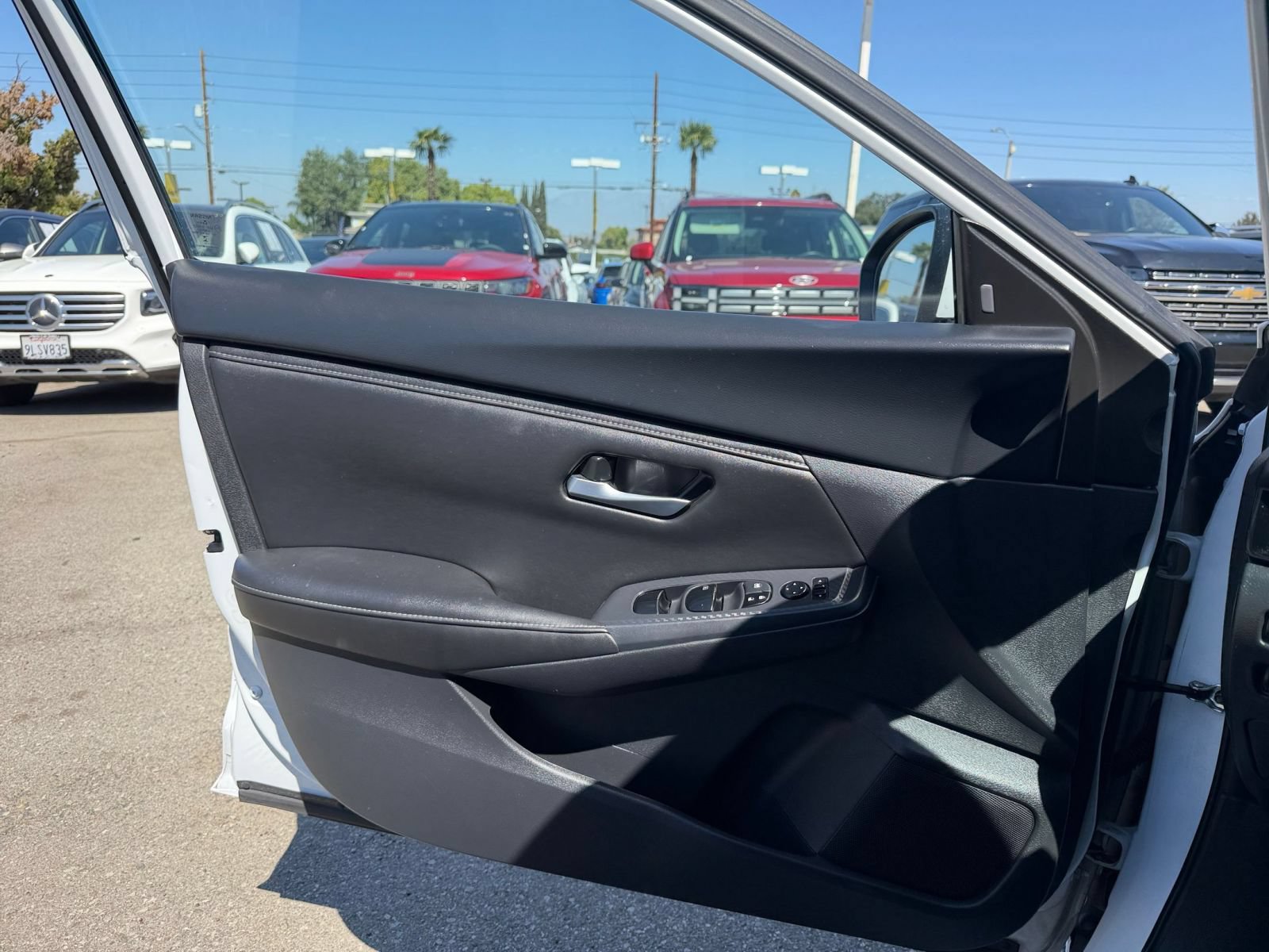 Used 2025 Nissan Sentra SV FWD image 18