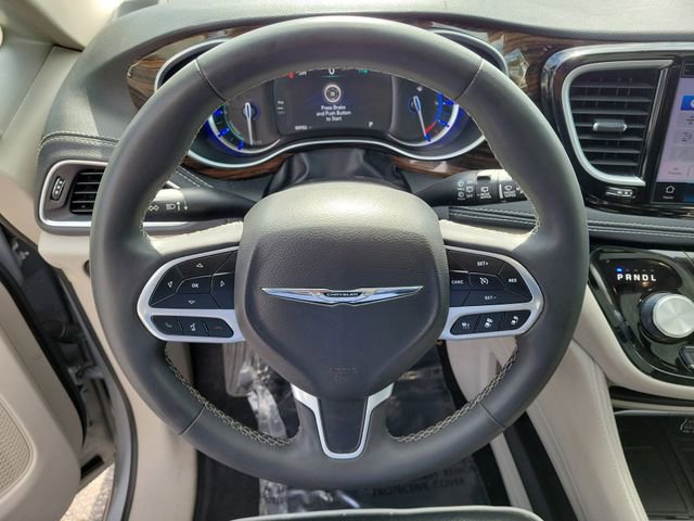 Used 2023 Chrysler Pacifica Limited image 24