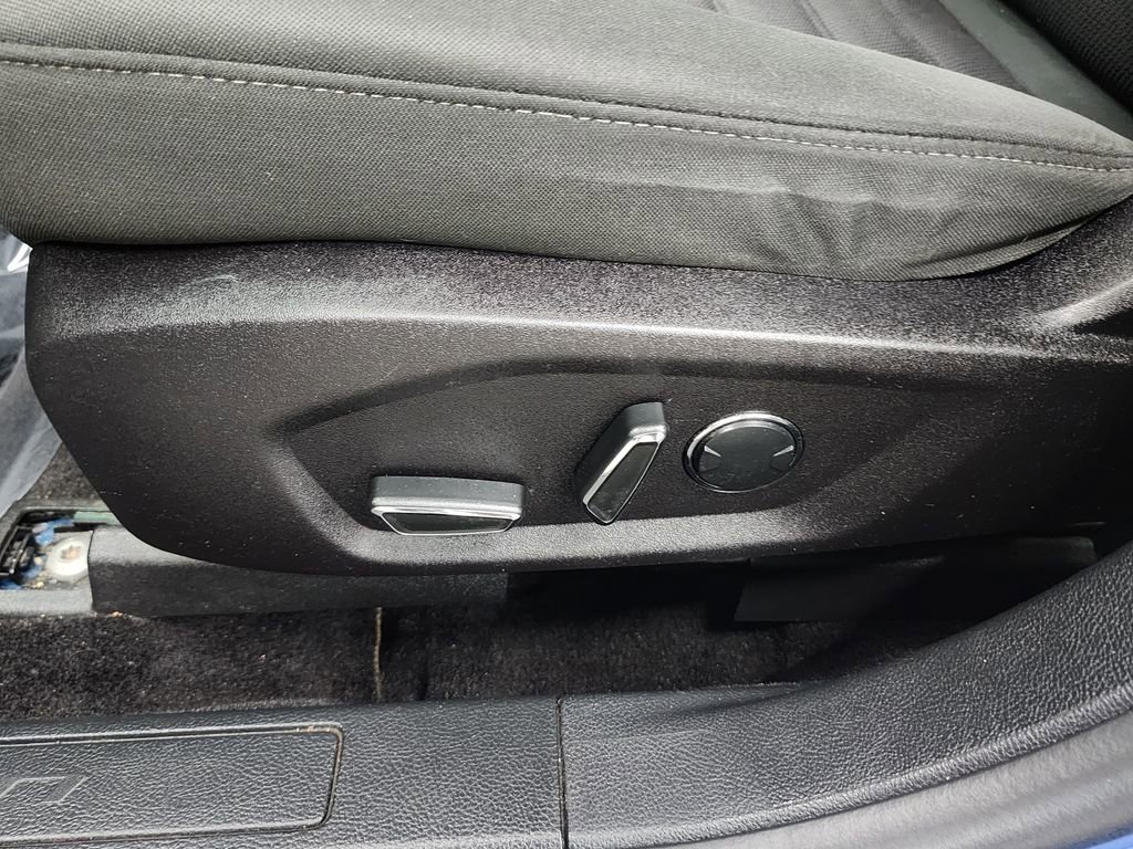 Used 2017 Ford Fusion SE FWD image 12