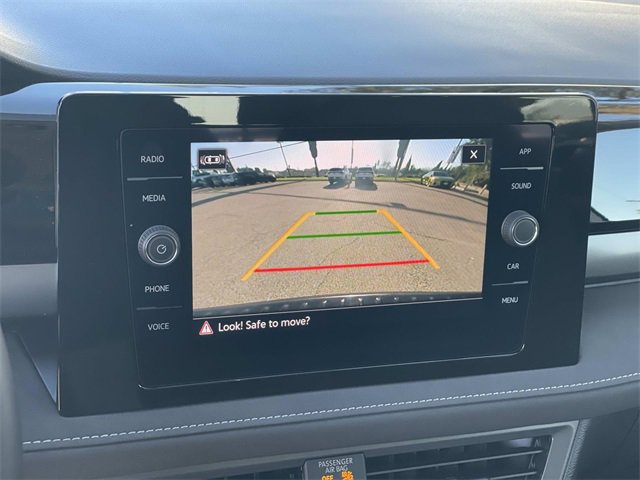 Used 2025 Volkswagen Taos SE image 14