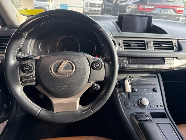Used 2015 Lexus CT 200h w/ Navigation Package FWD image 9