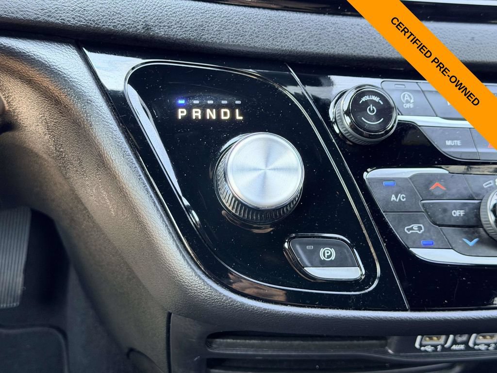Certified 2025 Chrysler Pacifica Select FWD image 20