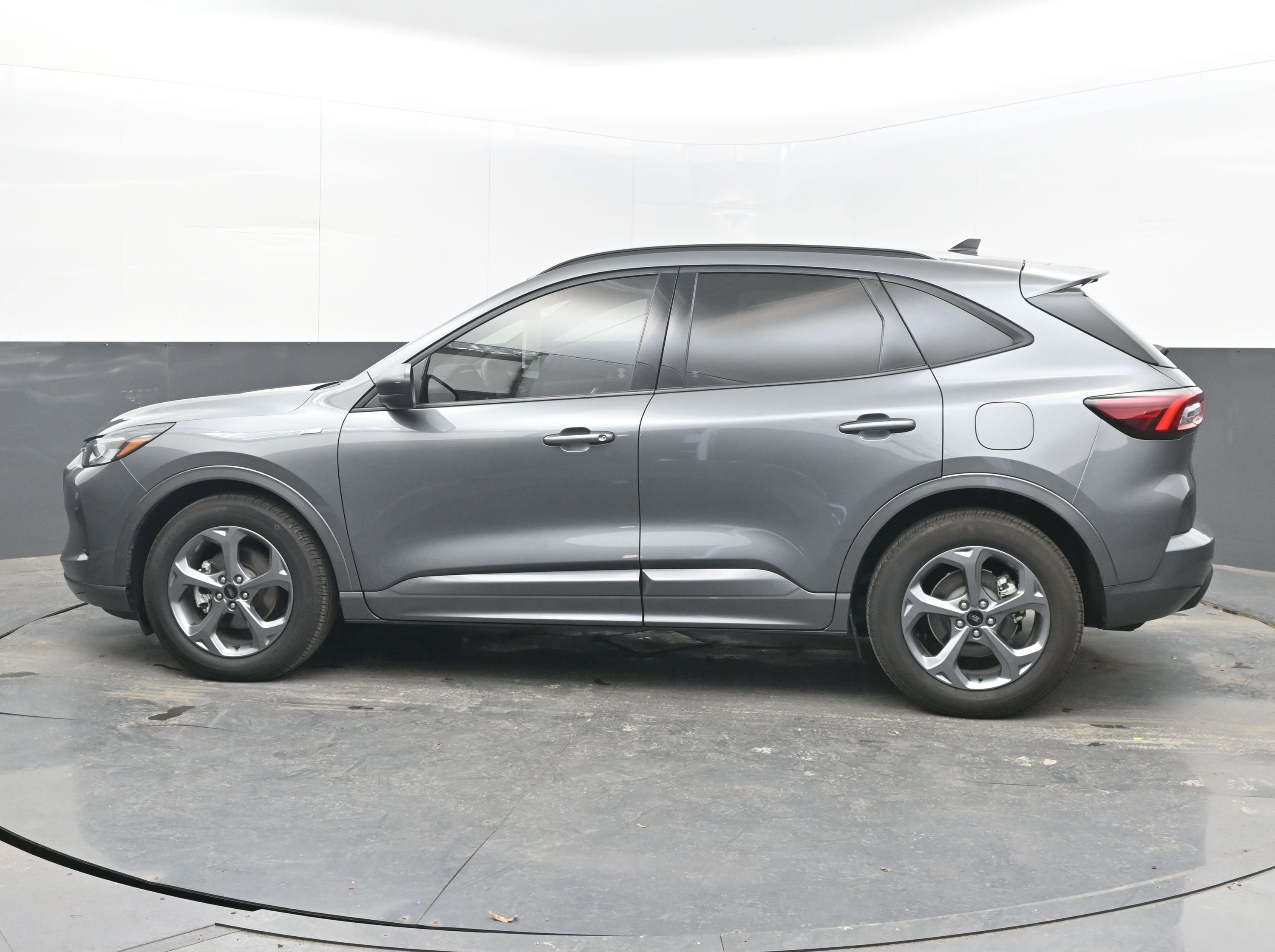 Used 2024 Ford Escape ST-Line w/ Equipment Group 301A image 7