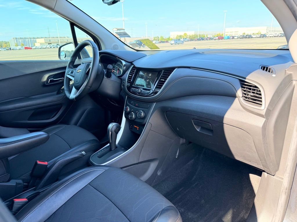 Used 2018 Chevrolet Trax LT w/ LT Convenience Package FWD image 10
