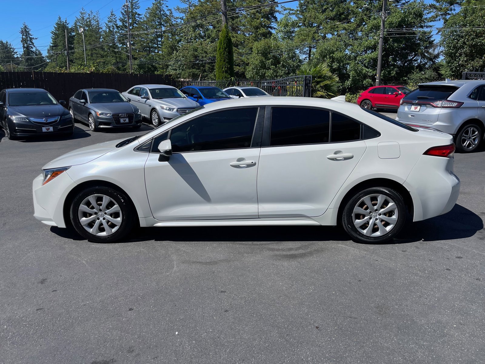 Used 2020 Toyota Corolla LE w/ Carpet Mat Package (TMS) image 5