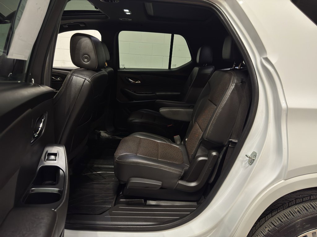 Used 2023 Chevrolet Traverse High Country image 12