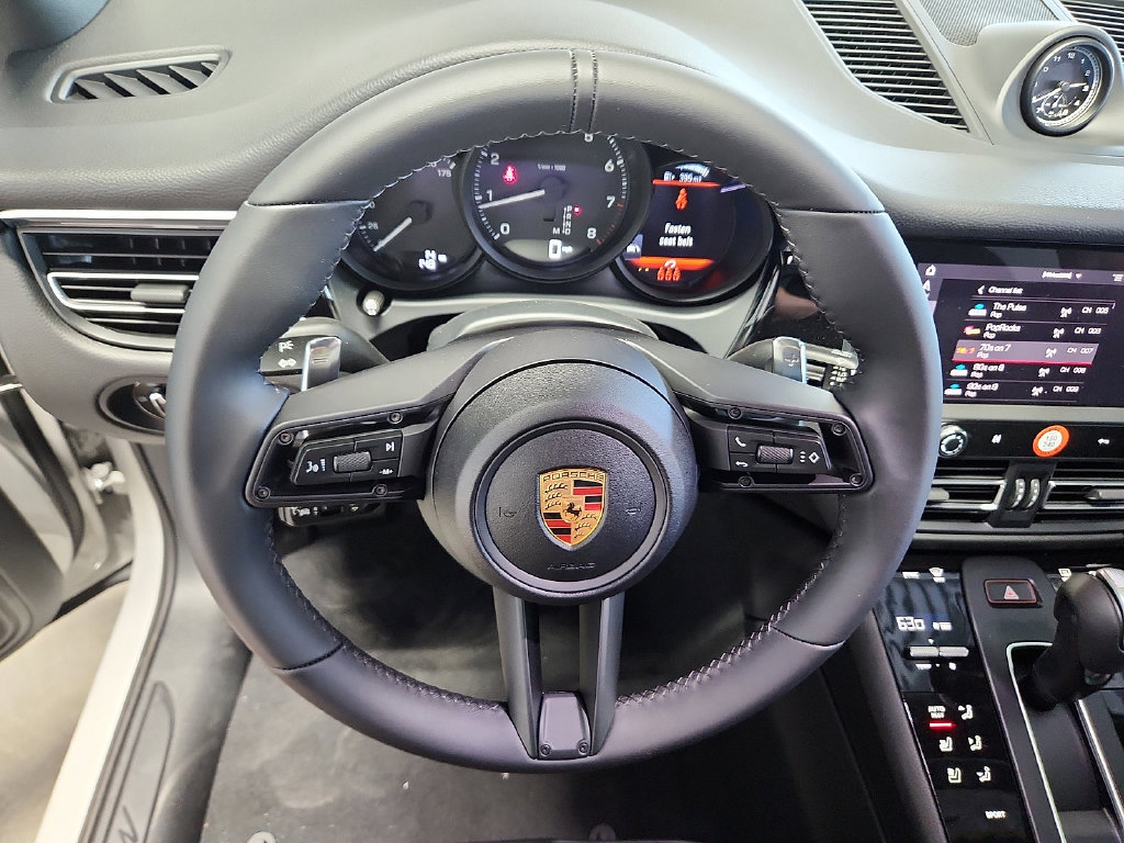 New 2026 Porsche Macan AWD/4WD image 20