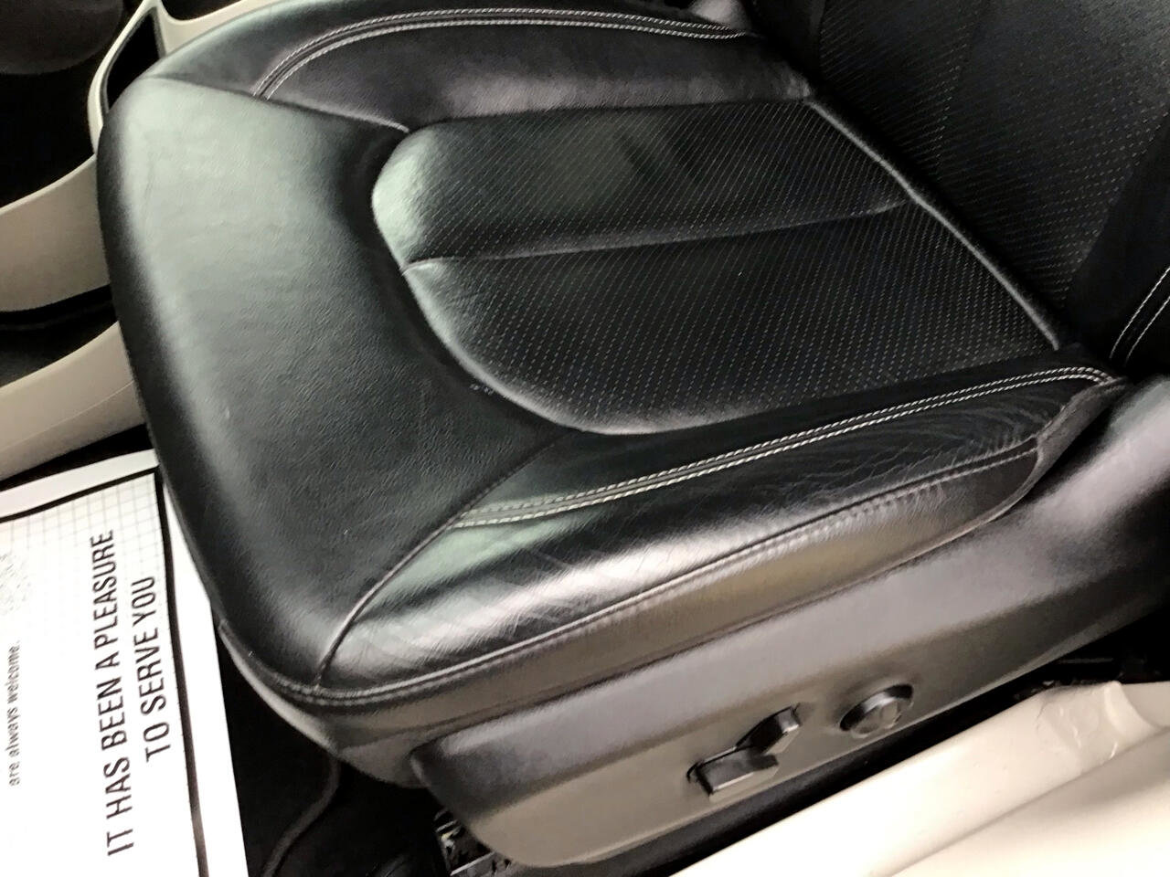 Used 2022 Chrysler Pacifica Touring-L image 13